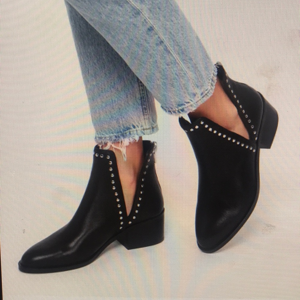 Steve Madden Conspire Studded Leather Cutout